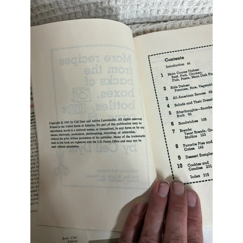 [Vintage] Unisex Ceil Dyer Recipes From Backs of Boxes Book OS Red/White